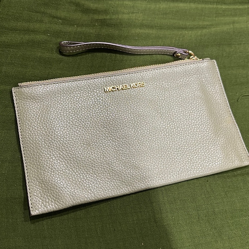 🌟Michael Kors Clutch Wrislet handbag🌟
